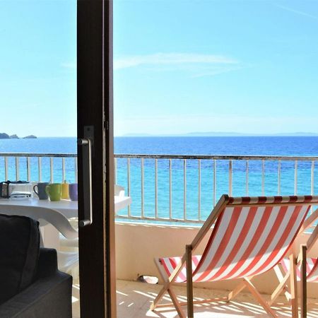 Studio Sur Plage Cavaliere Avec Terrasse, 1Er Etage, 2 Couchages - Fr-1-251-80 Le Lavandou Exteriér fotografie